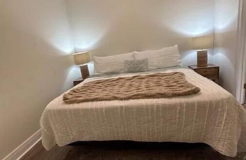 Vicksburg Apartment | Central Victorian Apartment with Family & Pet-Friendly Amenities