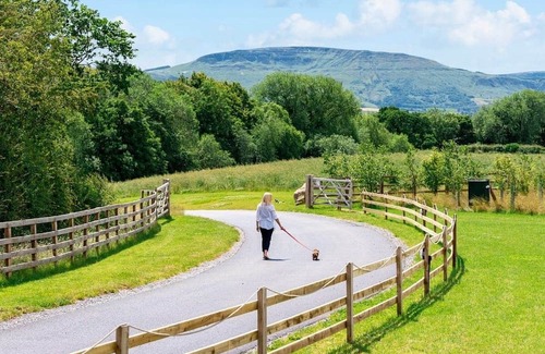 Carlton-in-Cleveland Cabin | Explore 3-Bedroom Retreat in Great Ayton, Yorkshire Moors