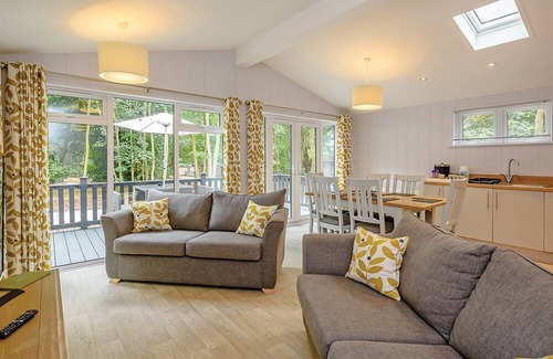 Woolverstone Cabin | 3 bedroom accommodation in Woolverstone, Ipswich