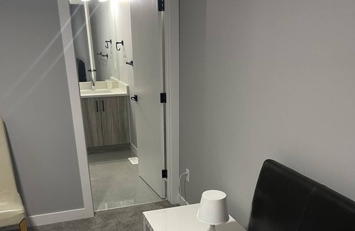 Calgary House | Home Away From Home by Dlush Residence- Non Smoking Property