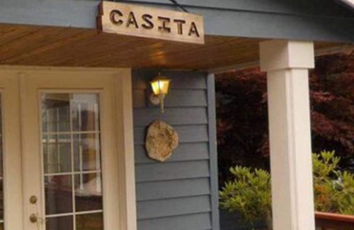Shelton House | Pet-Friendly Beach Casita at Allyn Inn - Family Retreat