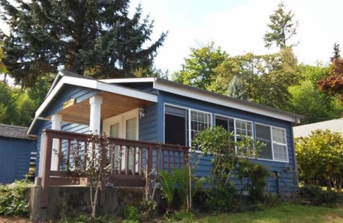 Shelton House | Pet-Friendly Beach Casita at Allyn Inn - Family Retreat