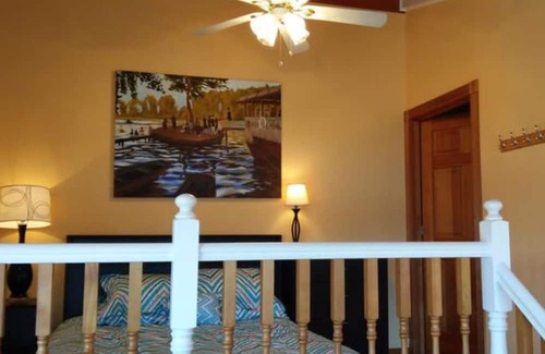Shelton House | Pet-Friendly Beach Casita at Allyn Inn - Family Retreat