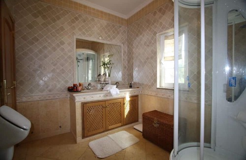 Calicos Villa | Villa Colibri: Heated Pool, Ocean View & Cinema Experience