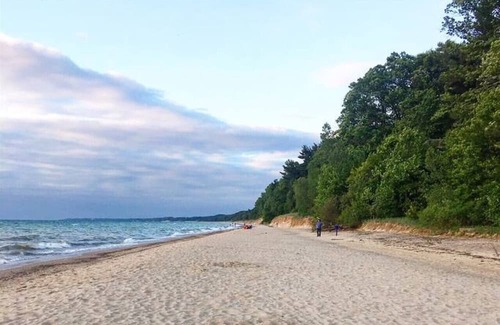 Shorewood-Tower Hills-Harbert House | Charming Cottage Steps from Beaches with Family-Friendly Amenities