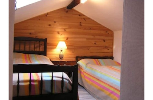 Champagne-et-Fontaine House | Tranquil Cottage Stay: Pet Friendly & Family Welcoming