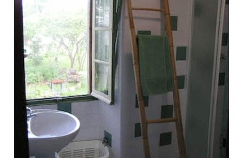 Champagne-et-Fontaine House | Tranquil Cottage Stay: Pet Friendly & Family Welcoming