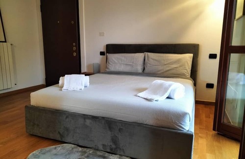 Zona Padova Apartment | Bright Casa Atene: Two-Level Apartment in Milan