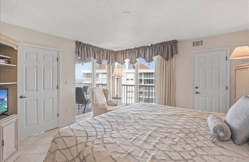 Park Shore Condo | Family-Friendly Escape at The Club at Naples Cay 902
