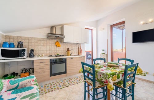 Tiche Apartment | Sea View Apartment 'Appartamento A Ficu Pala Siracusa' with Wi-Fi