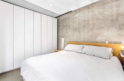 Chinatown Apartment | Experience The Zen Loft: Rooftop Bliss with City Views