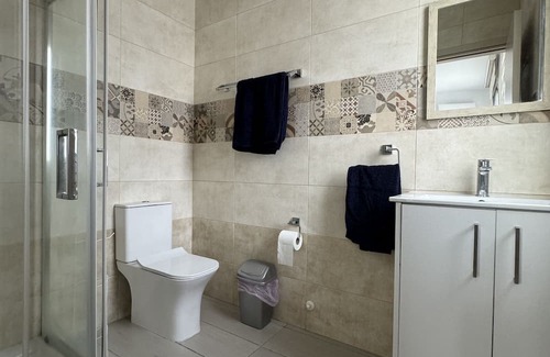 Athens City Centre Villa | Modern Villa in Larnaca: Family-Friendly Near the Beach