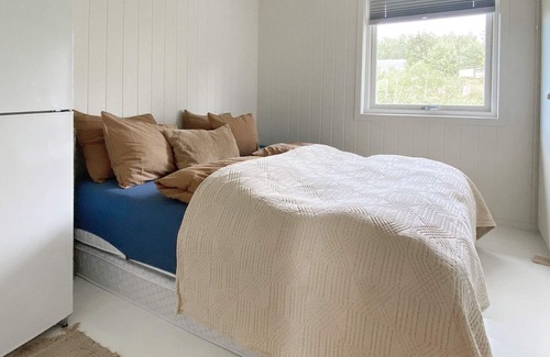 Leksvik House | Ideal Holiday Home for 6 with Oceanfront Views in Åsenfjord
