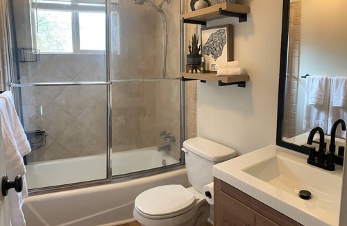 Athens Condo | Convenient Retreat - Walk to Stadium & Explore Downtown Athens!
