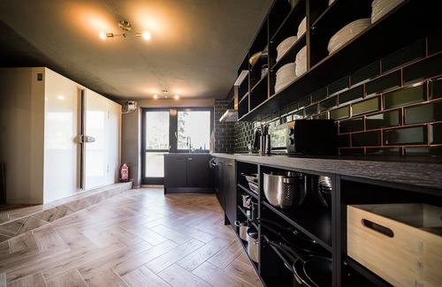 Huzenbach House | Ideal Workation House for Groups with Private Pool Access