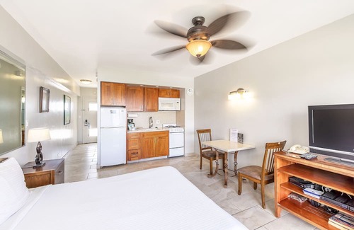 Waikiki Condo | Waikiki Shore - Breathtaking Ocean Views & Family-Friendly Amenities