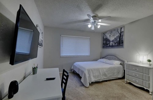 Bedford House | Lovely house near DFW!