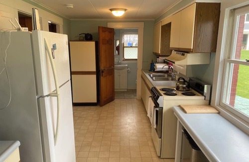 Moultonborough Cottage | Quaint Lake Front Cottage with Spa & Hot Tub Access