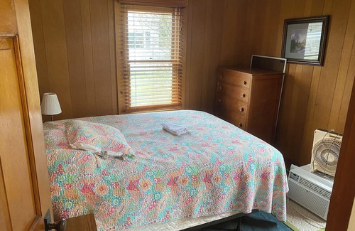 Moultonborough Cottage | Quaint Lake Front Cottage with Spa & Hot Tub Access