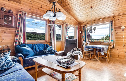 Gulen Municipality House | Family-Friendly 6-Person Holiday Home with Ocean Views