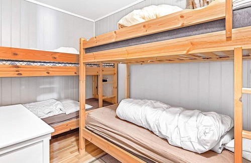 Gulen Municipality House | Perfect Holiday Home for 6 in Ånneland with Ocean Views