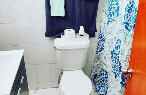Levittown Apartment | Family-Friendly 2 Room Apartment Steps from the Beach