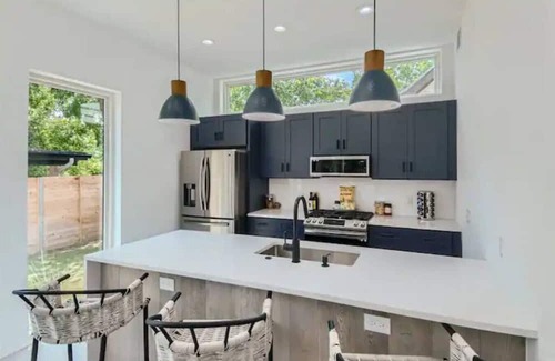 Austin House | Bright & Airy Austin Retreat Steps from Vibrant Nightlife!