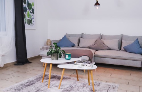Ladenburg Apartment | Perfect Getaway at Meerdesign with Netflix for 8 Guests