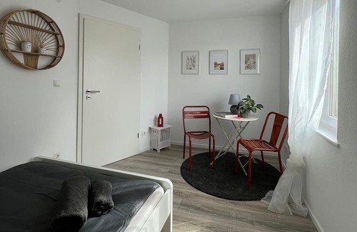 Ladenburg Apartment | Perfect Getaway at Meerdesign with Netflix for 8 Guests
