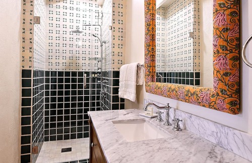 Historic Eastside Bed & Breakfast | Pet-Friendly Downtown Casita 8 with Kitchen Access