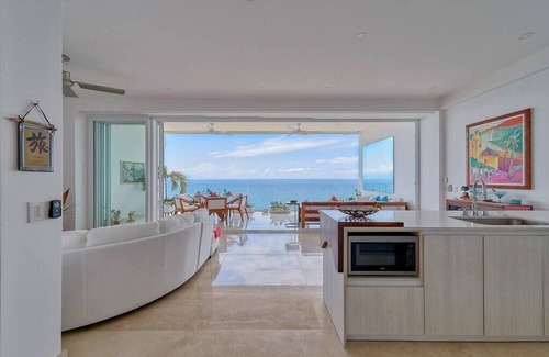 South Shore Hotel Area Apartment | Oceanfront 2BR Condo at Orchid with Pool & Ocean View
