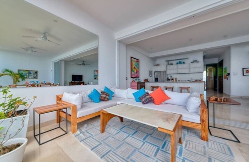 South Shore Hotel Area Apartment | Oceanfront 2BR Condo at Orchid with Pool & Ocean View