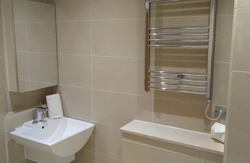 St George's Quarter Apartment | Two-Bedroom Apartment with Spa and Hot Tub in Merseyside
