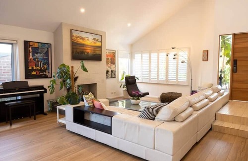 Maroubra House | Beachside Retreat with Pool, Sauna & Perfect 10 Rating