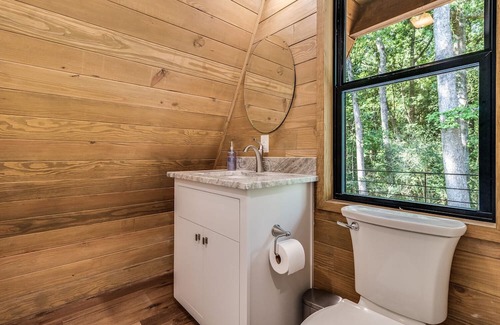 New Iberia Cabin | Pet-Friendly Modern A-Frame Cabin with Spa & Fireplace