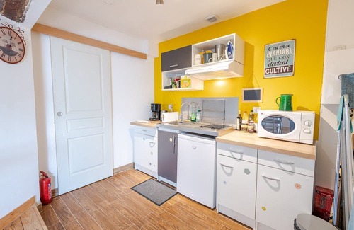 Amboise Apartment | Stay Near Château d'Amboise with Family-Friendly Amenities