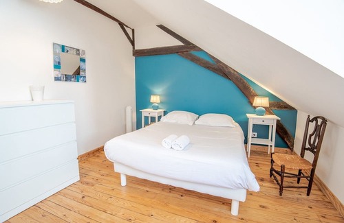 Amboise Apartment | Stay Near Château d'Amboise with Family-Friendly Amenities