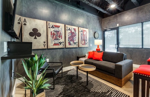 Nashville Apartment | Modern Studio with 2 Beds - Steps from Broadway