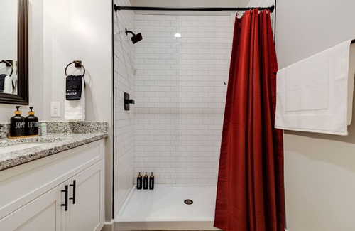 Nashville Apartment | Modern Studio with 2 Beds - Steps from Broadway