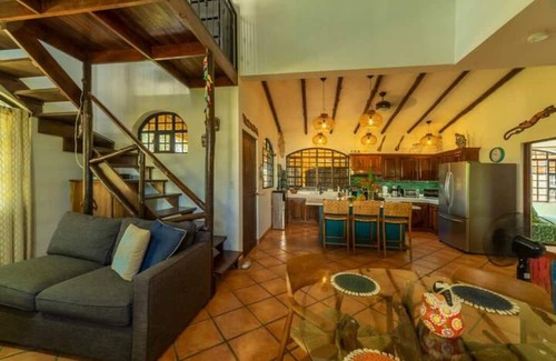 Hills of Esterillos House | Casa Leonie- relax in paradise!!!
