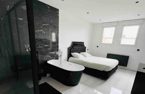 Livry-Gargan Apartment | Comfortable Apartment with Sauna near Charles de Gaulle