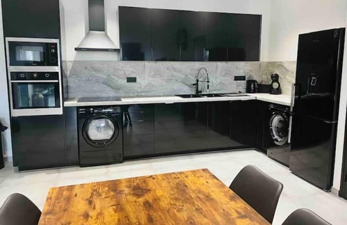 Livry-Gargan Apartment | Comfortable Apartment with Sauna near Charles de Gaulle