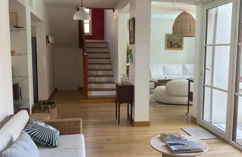 Neuilly-sur-Seine House | Villa Piscine aux Abatilles sleeps 8 near Arbousiers beach