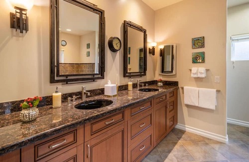 Mission Viejo House | Cozy Five-Star Oceanfront Cottage with Pet-Friendly Amenities