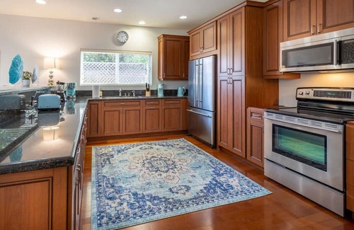 Mission Viejo House | Cozy Five-Star Oceanfront Cottage with Pet-Friendly Amenities