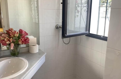 Guadalmina Cottage | Relaxing Gite Marbella: Family-Friendly with Pool Access