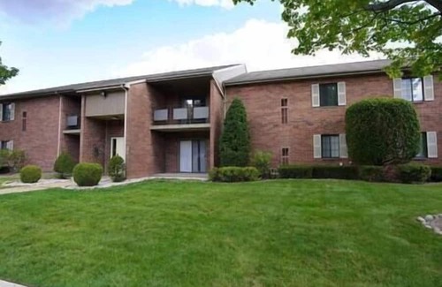 Monroeville Apartment | Charming Private Getaway with Full Kitchen Amenities