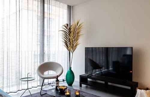 Stalingrad Apartment | Beautiful 1BD Design Apt in Centre of Brussels