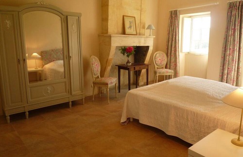 Pompignac House | Discover Gite LA Ferme Rose: Family-Friendly Retreat