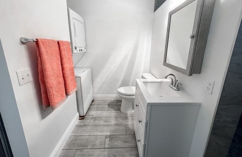 Roseland Apartment | Discover Roy's Retreat: Your Perfect Getaway Awaits